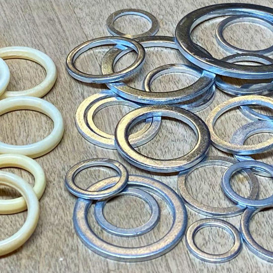 Immagine di Knopfmachen - Zwirnknöpfe